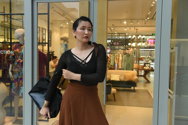 Découvrez des joncs en or pour femmes sur mesure : style unique